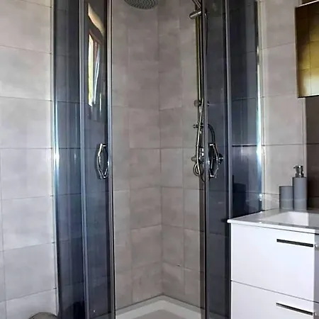 Szálloda Letniskowy 6-osobowy Caloroczny Nad Jeziorem Wilczynskim, Basen, Jaccuzi, Kajaki Rowerki Wodne Bezplatnie, Duzy Plac Zabaw I Wiele Udogodnien